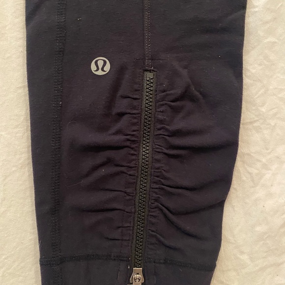 COPY - Lululemon Capri - Picture 6 of 7